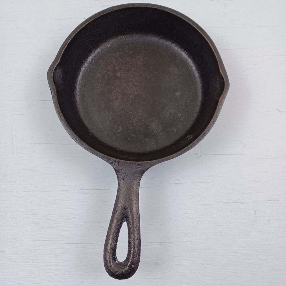 Vintage Lodge 3-Notch Cast Iron Skillet #3 SK Made In USA D